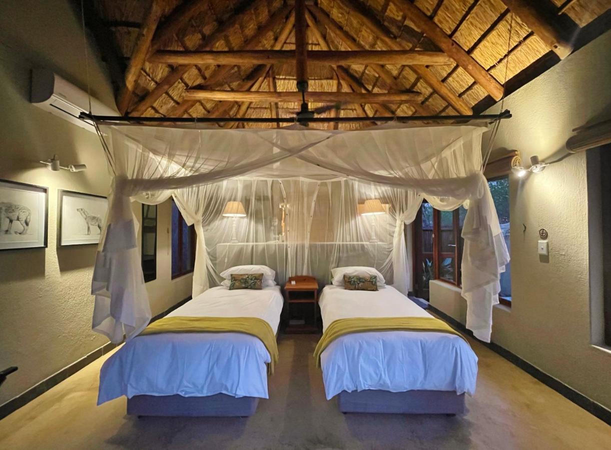 10 Raptors Lodge Hoedspruit Exterior photo