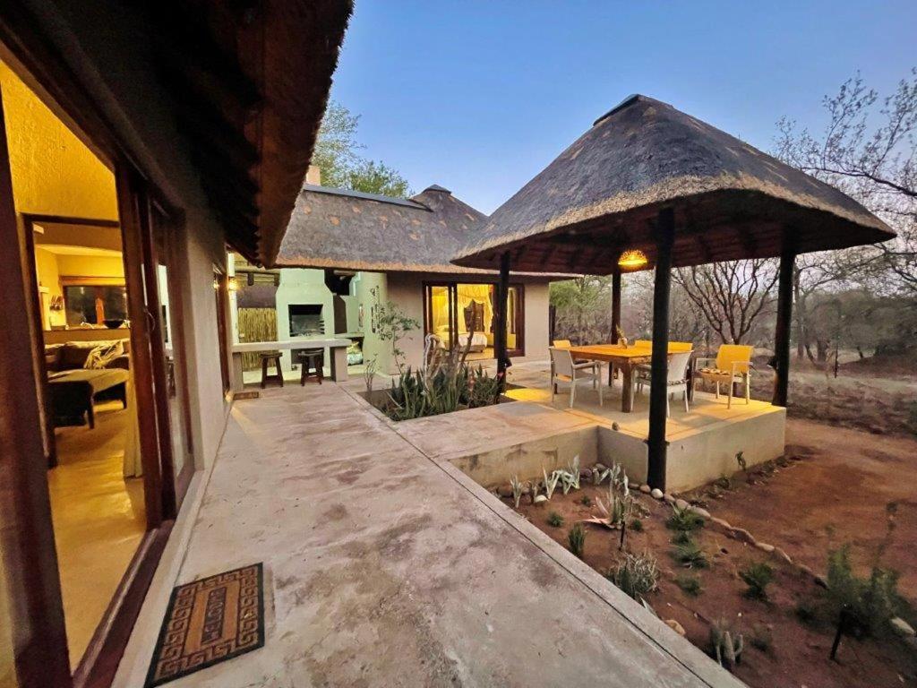 10 Raptors Lodge Hoedspruit Exterior photo